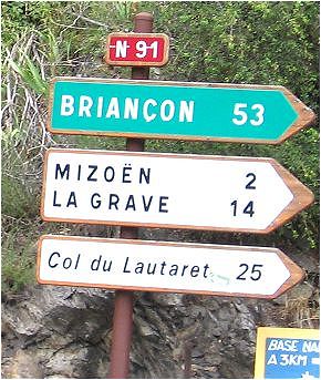 Intersection D213-N91 - Roadsigns towards Lautaret - 25 km