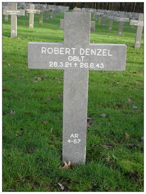 Grave marker - Oberleutnant Robert Denzel - by Fred - 03 Jan 2016