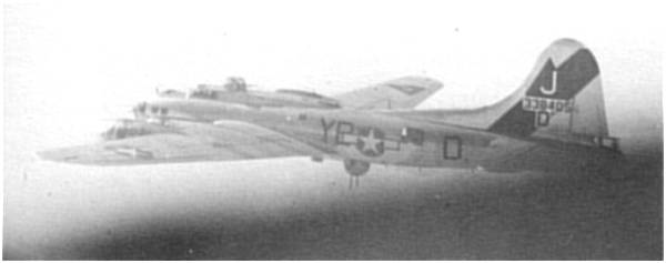 B-17G 43-38405 YB*D in flight