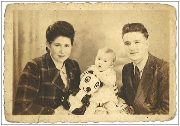 Belgium family (Underground) Pierre 'Pete', Ghislaine and Anne Marie - 20 Oct 1945, Brussels