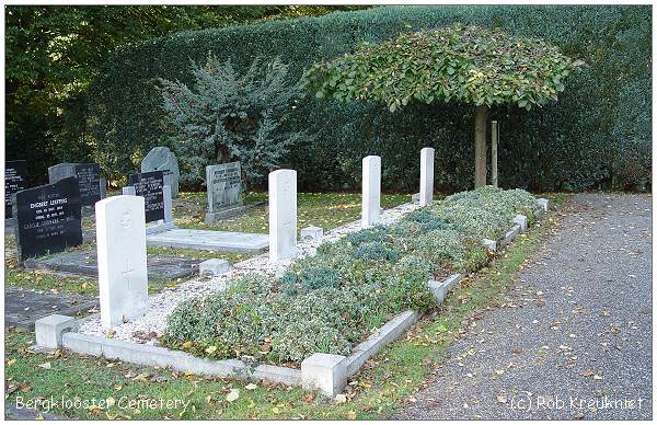 Zwolle - Bergklooster Cemetery - photo by Rob Kreukniet - 14 Oct 2008