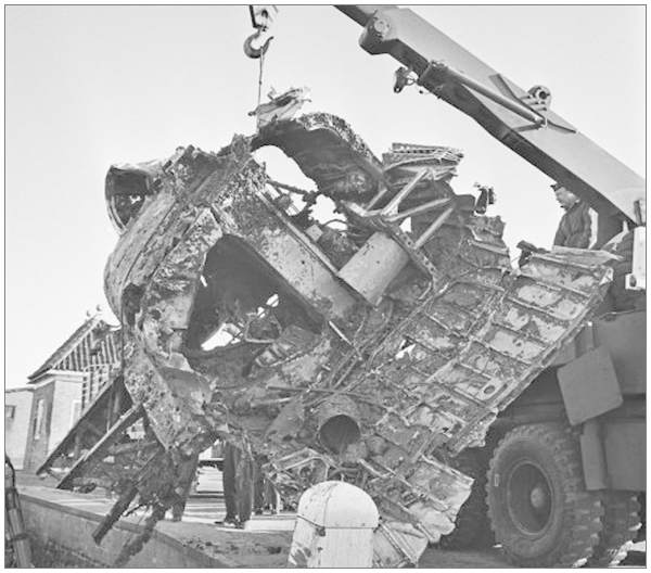 The wreckage of Stirling BF383 in Enkhuizen - Rear-fuselage section recovered on 06 Nov 1965