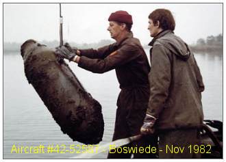 Bomb recovery Nov 1982 - Boschwijde - left: Gerard Kruiswijk of 'EOD'