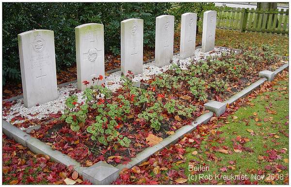 Cemetery Beilen - Nov 2008 - by Rob Kreukniet