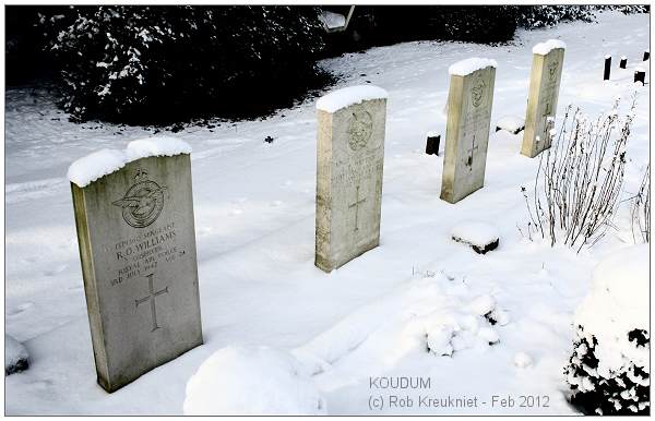 Cemetery Koudum - Feb 2012 - by Rob Kreukniet