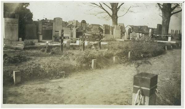 Cemetery Zwartsluis - Graves l-r - C 13 (is G 13), C 12 (is G 12) and C 11 (is G 11) -  1945