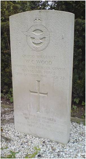 headstone - Sgt. William C. Wood - UK - RAFVR - Age 21 - Cemetery Emmeloord