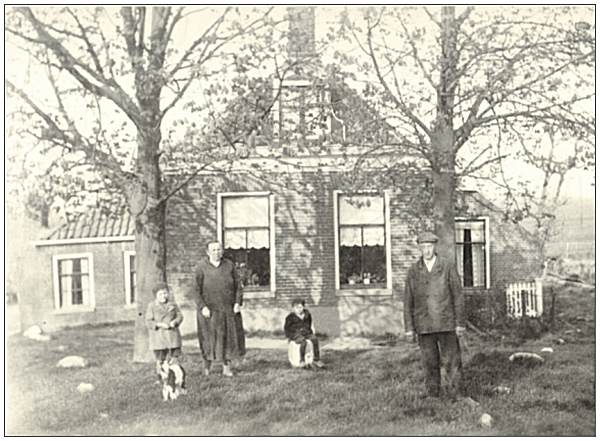 Farm of Klaas Lok - photo late 30's