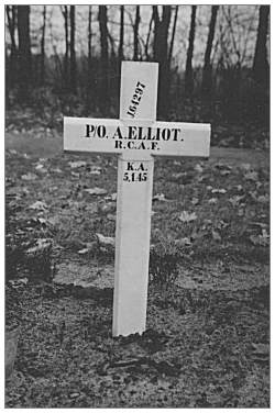 Flight Lieutenant - Alec Elliott - headstone cemetery Hellendoorn - 1948