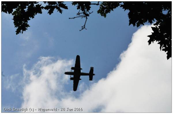 B-25 - flypast - Wapenveld - 28 Jun 2016