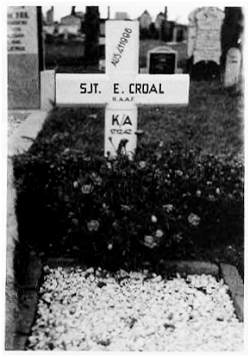 1949 - Photo of grave - AUS411996 Sergeant - E. Croal - RAAF