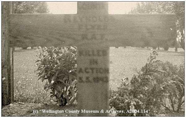 Gravemarker - Reynolds Flyer R.A.F. - 26 Jun 1946 - photo by Phil. van Tol