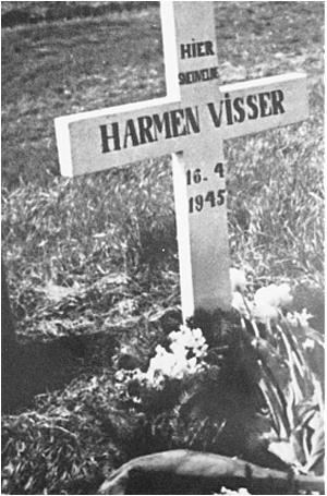 Wooden memorial- Harmen Visser - Statendijk- Schoterzijl