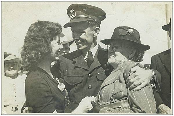 W/O. Horatio Irwin Munckton - welcome home - girlfriend Peg and Mom