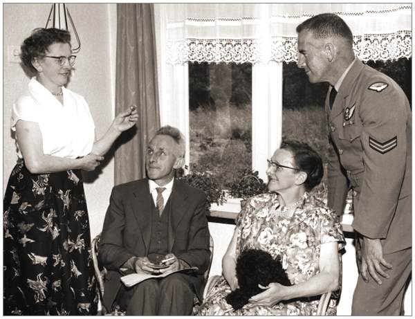 James 'Jim' Norville Kirk with family Prenger, Sibculo - 1959