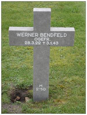 Ogefr. Werner Bendfeld - headstone M-2-50 - by Fred Munckhof