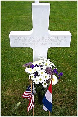 Headstone - Russell - Margraten, NL