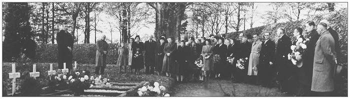 Willemsoord Cemetery - Remembrance day 1947
