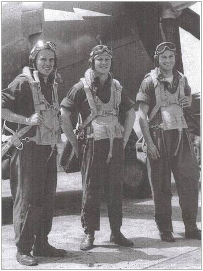 Wm O'Barr (middle) With fellow pilots