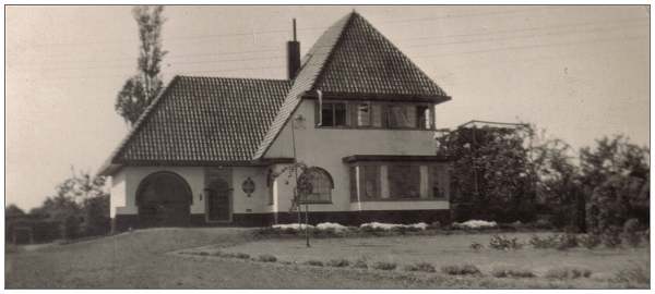 van Leeuwen's 'safe house' - Torenlaan, Oostermeer