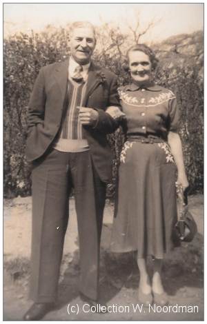 Albert and Gertrude Darby (parents) - visit Heerde - 19xx - collection W. Noordman