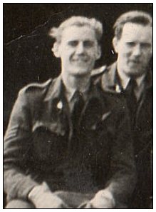 Edward 'Ted' Arthur Shorter - at crew photo - 1943