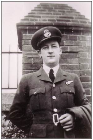 R/107906 - J/18089 - Pilot Officer - Douglas Athol Riach - RCAF