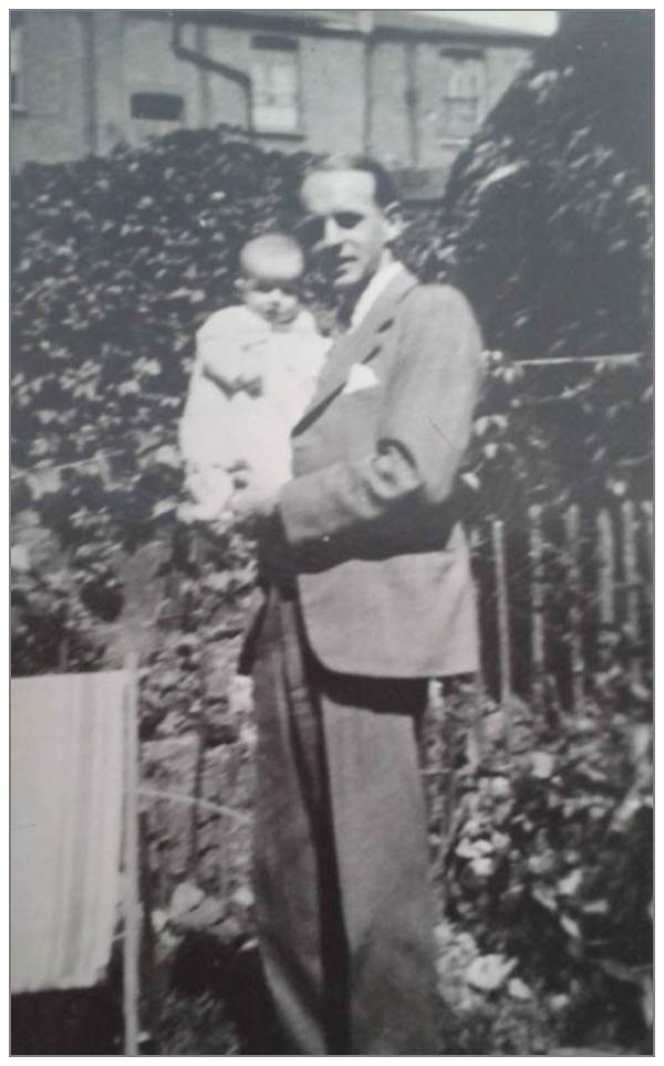 Raymond Edgar Hedges with his daughter Isobel - 1941