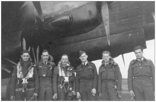 F/Sgt. Andrew Basil Reginald 'Reg' Airy with crew