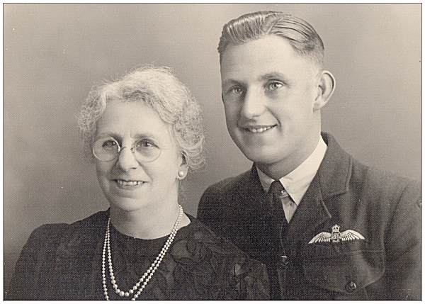 F/Sgt. Andrew Basil Reginald 'Reg' Airy with mother Ettie