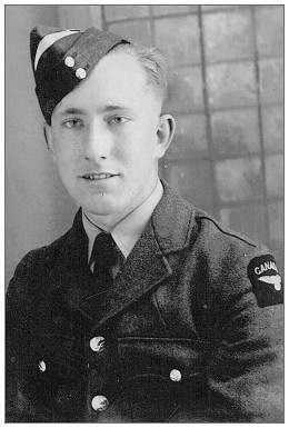 L/57619 - R/225109 - Sergeant - W.Operator / Air Gunner - George Alexander Howitson - RCAF - 1942