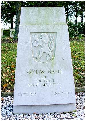 787211 - Sergeant - Václav Netík - headstone - 20 Sep 1910 - 20 Jul 1941