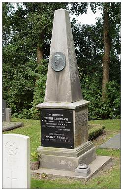 Grave - Teunis and Margje Koopmans - headstone Myers in front