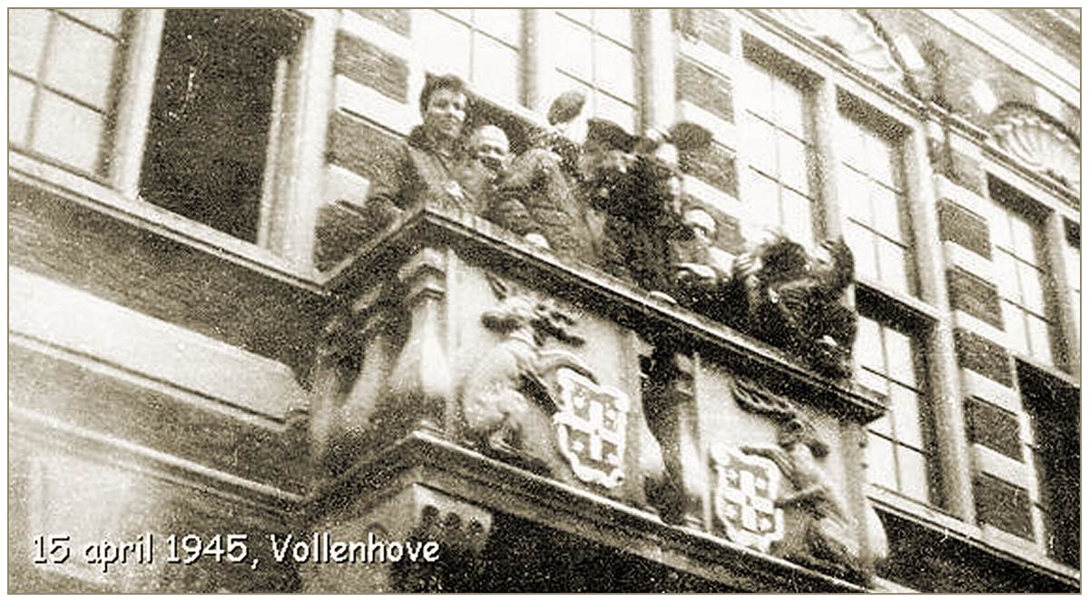 Balcony - Town hall Vollenhove - Liberation - Sunday 15 Apr 1945 -
photo via Mrs. R. G. Buimer and archive Rev. Johann Peter Honnef