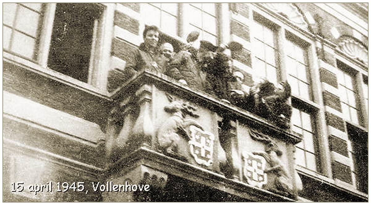 Balcony - Town hall Vollenhove - Liberation - Sunday 15 Apr 1945 -
photo via Mrs. R. G. Buimer and archive Rev. Johann Peter Honnef