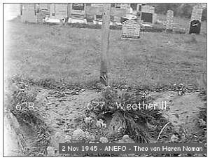 Vollenhove - Cemetery - 02 Nov 1945 - beeldbank #901-0095 - ANEFO by Theo van Haren Noman
         - Graves 628-Looney, 627-Weatherill and 626-Cowell