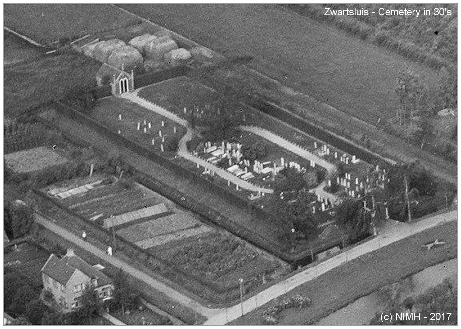Cemetery Zwartsluis in the 30's - via NIMH
